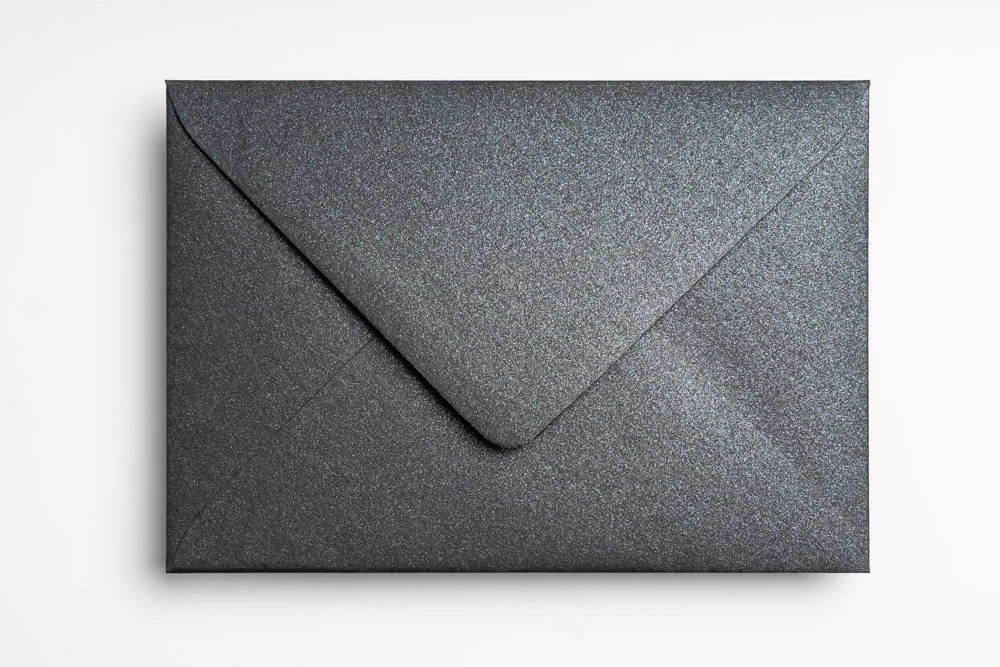 Envelop Metallic Zwart Glimmend Glitter