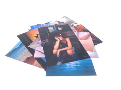 Print glossy photos, always pick them up quickly or have them delivered